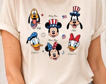 レトロなカートゥーンフレンズの7月4日シャツ、ヴィンテージの愛国的な動物キャラクターTシャツ、アメリカンホリデーシャツ、メモリアルデーギフト