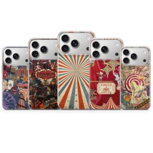 Puede incluir: Cinco fundas para teléfono con diseños de circo. Las fundas presentan imágenes de una carpa, una noria y un boleto de circo vintage. La paleta de colores incluye rojo, azul y crema.