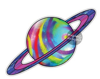 Könnte beinhalten: Ein farbenfroher, abstrakter Planet mit einem Ringsystem. Der Planet ist in Schattierungen von Rosa, Lila, Blau, Grün und Gelb bemalt. Der Ring ist dunkelviolett und blau.