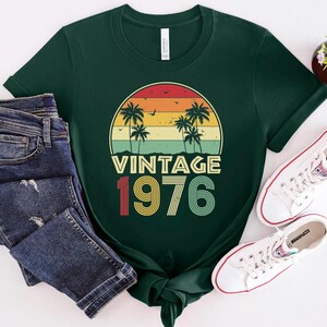 Vintage 1976 Shirt, Retro 1976 Birthday Tee, Classic 1976 Birthday Gift, 1976 Palm Sunset Vintage Shirt, 1976 Birthday Tee bild 2