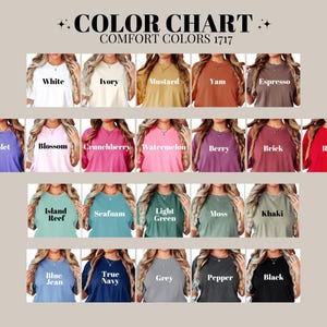 K&ouml;nnte beinhalten: Eine Farbkarte zeigt Comfort Colors 1717 T-Shirts in verschiedenen Farbt&ouml;nen. Die Karte enth&auml;lt Farben wie Wei&szlig;, Elfenbein, Senf, Yam, Espresso, Violett, Blossom, Crunchberry, Wassermelone, Beere, Ziegel, Rot, Island Reef, Seafoam, Hellgr&uuml;n, Moos, Khaki, Blue Jean, Marineblau, Grau, Pfeffer und Schwarz.