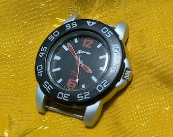 Relógio esportivo Sekonda Xpose, quartzo, resistente à água até 50 metros, mostrador preto, estilo casual, bateria nova. Caixa de 40 mm.