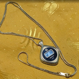 Vintage Q & Q by People Anhänger Uhr Halskette Japan Quartz Retro Pocket Style Seltene 28 mm Funktional Zustand