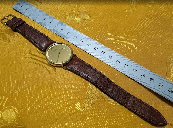 Vintage Seiko Quartz 5Y39-7010 Japan Ultra Thin Minimalist Men