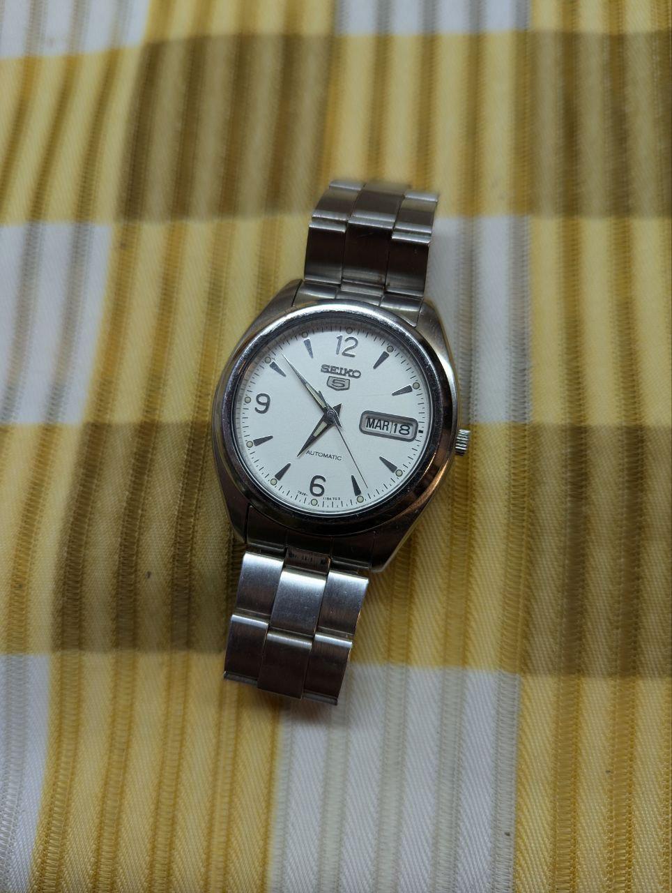 Vintage Seiko 5 7S26-0440 Automatic Watch White Dial Day Date
