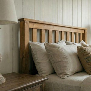Estructura de cama robusta de madera maciza / Pie de cama bajo con veta natural / Cama rústica de madera estilo granja / Cama doble, king y super king (Reino Unido) / Cama hecha a medida y hecha a mano Honey Oak