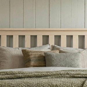 Estructura de cama robusta de madera maciza / Pie de cama bajo con veta natural / Cama rústica de madera estilo granja / Cama doble, king y super king (Reino Unido) / Cama hecha a medida y hecha a mano Warm Linen