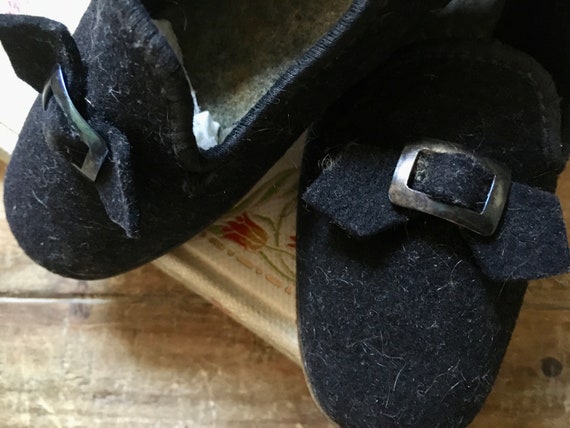 Vintage black felt children's shoes / 2T / antiqu… - image 2