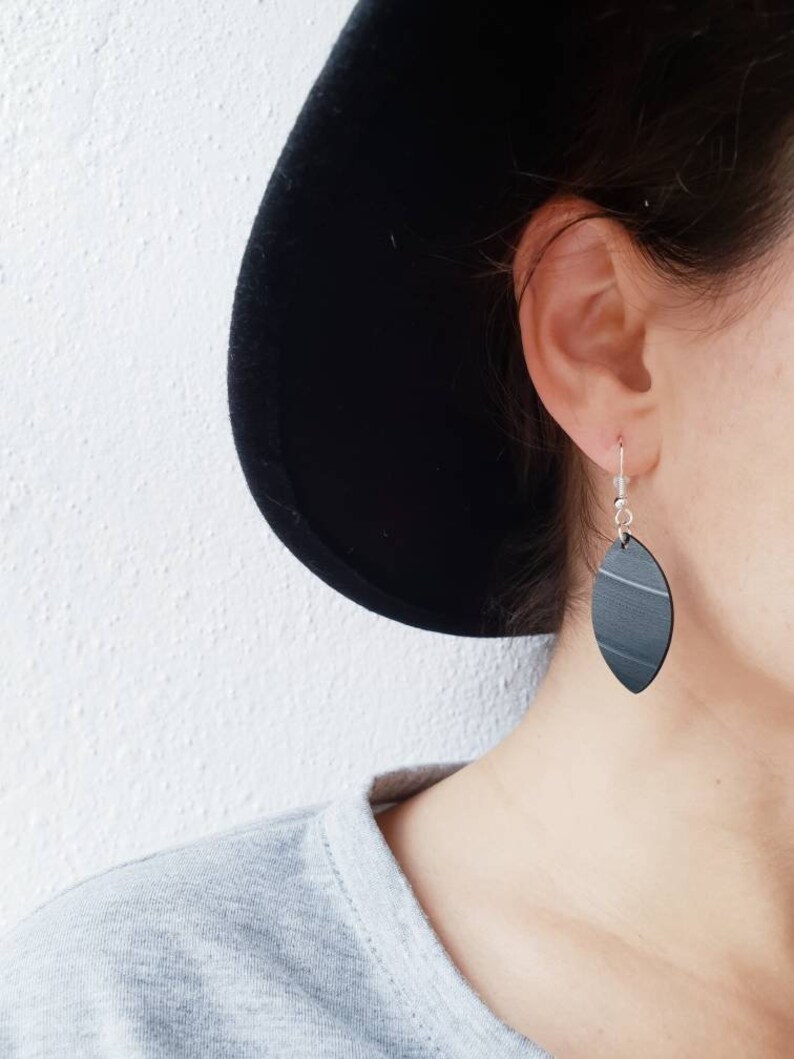 Black simple earrings Clearance