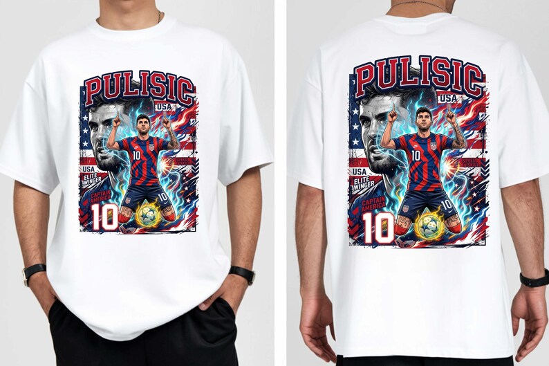 Puede incluir: Camiseta blanca con un gr&aacute;fico de un jugador de f&uacute;tbol, el nombre "Pulisic" arriba y la bandera de EE. UU. El dise&ntilde;o incluye el n&uacute;mero 10 y las palabras "USA", "Elite Winger" y "Captain America."