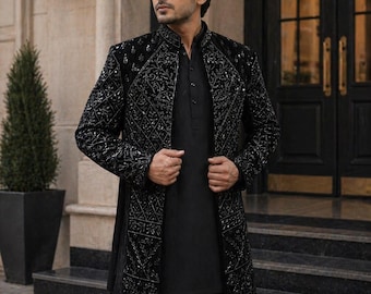 Luxus-Sherwani-Mantel aus schwarzem Samt für Herren - Handbestickter Hochzeits-Westernmantel - Herrenbekleidung - Designer-Formaljacke, langer Mantel