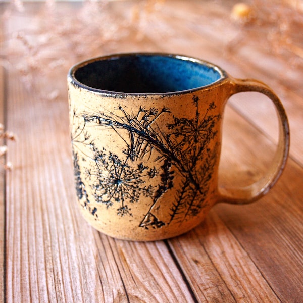 Taza azul de flores silvestres de Colorado