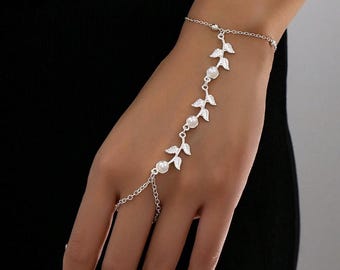 Pulsera de cadena de mano con hojas y perlas, joya de mano dorada y plateada, joya nupcial ajustable para bodas, graduaciones y festivales.