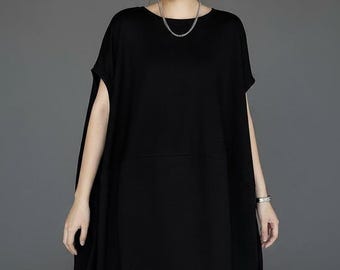 Mini abito oversize da donna, tunica ampia bianca e nera, outfit taglie forti, streetwear minimalista, abbigliamento estivo casual