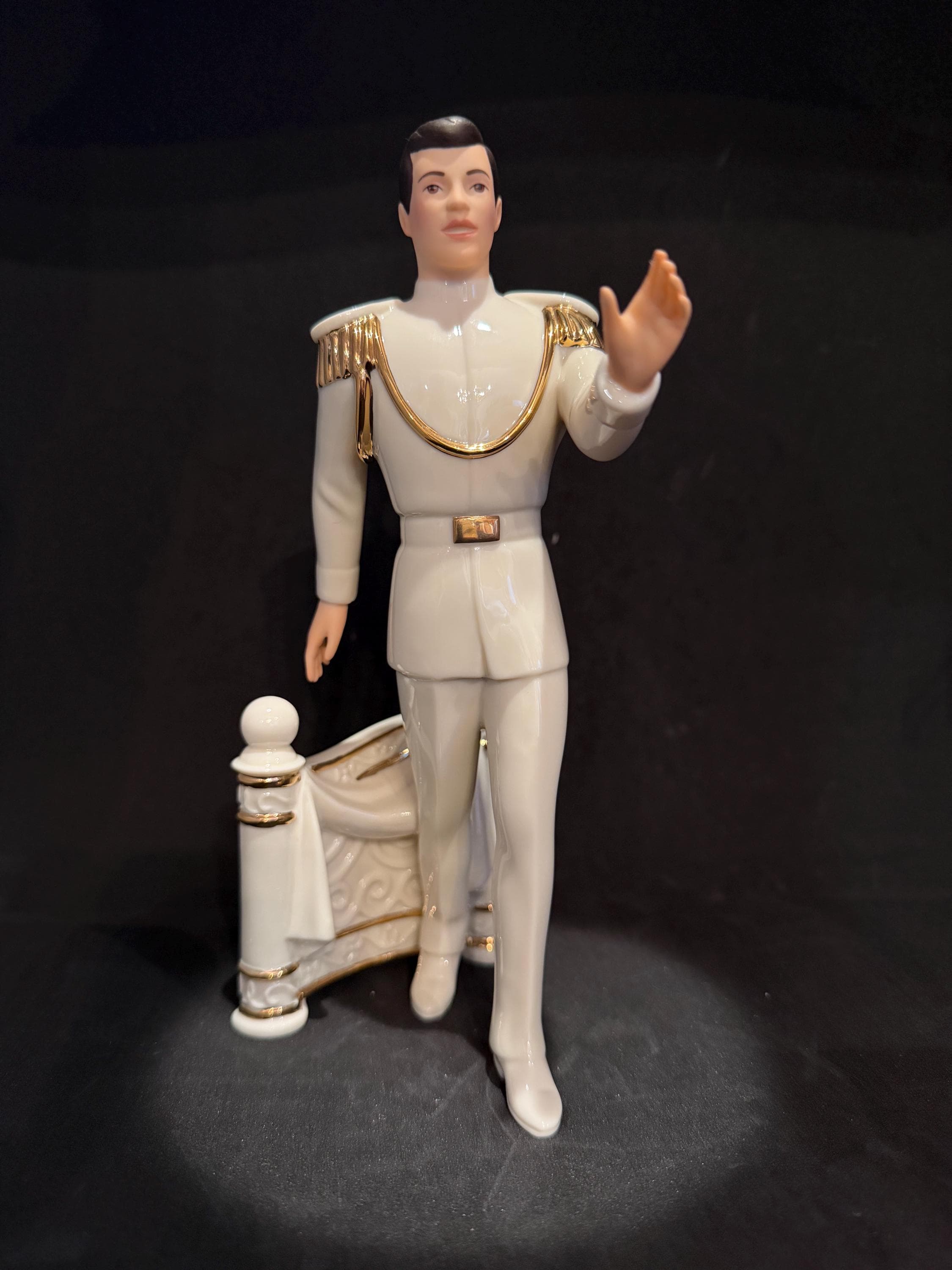 Cinderella and prince charming figurine - Etsy 日本