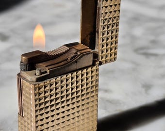 S.T. Dupont Ligne 1 BS PM Pointe de Diamant Gold – Un ingresso senza tempo nell'eleganza Dupont