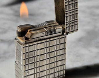 S.T. Dupont Ligne 1 PM Argento Guilloché “Prince de Galles” — Un ingresso senza tempo nella Maison