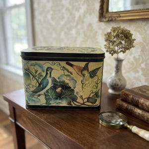 ナショナル・トラスト (National Trust)」のヴィンテージ・ティン缶