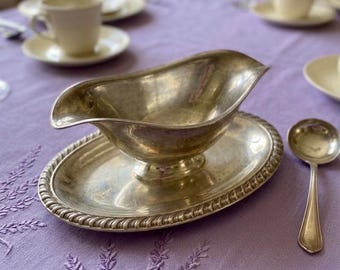 Vintage Silverplate Gravy Boat with Attached Underplate Classic Serving Dish Farmhouse Table Decor