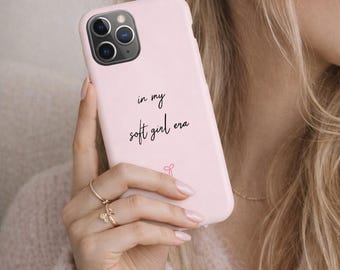 Etui na iPhone'a z serii „In My Soft Girl Era” – Dainty & Coquette