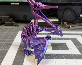 Articulated Pterodactyl Skeleton – 3D Printed Poseable Flying Dinosaur Desk Toy