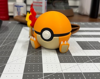Charmander Pokéball Desk Model – Capsule Creature Display Figure – 3D Printed Gamer Desk Decor