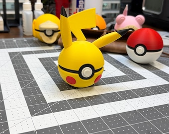 Pikachu Pokéball Desk Model – 3D Printed Pokémon Display Collectible