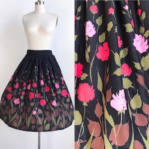 Vintage 1950s Red Pink Rose Border Print Skirt Size Small
