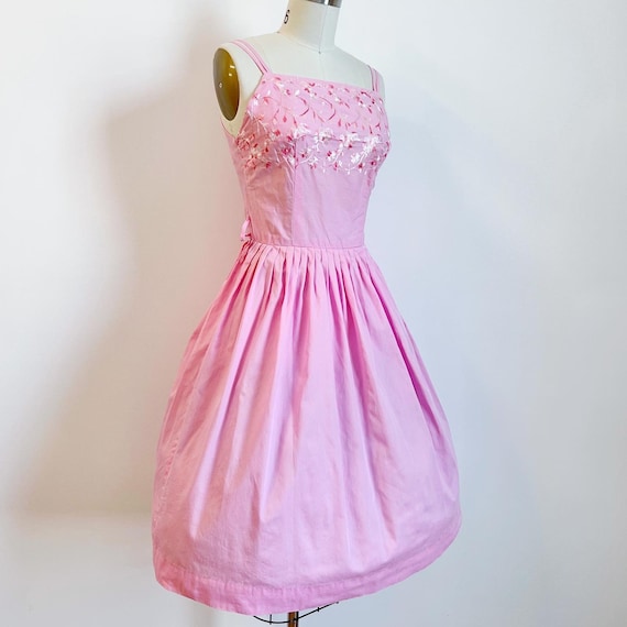 Vintage 1950s Floral Embroidered Pink Cotton Sun … - image 3