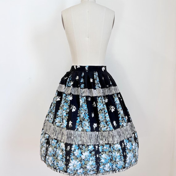 Vintage 1950s floral border print novelty skirt - image 3