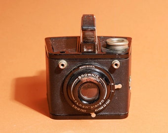 【アンティーク】コダック ブラウニー フラッシュ シックス 20 Vintage 1939 Kodak Brownie Flash Six-20 Box Camera – Good