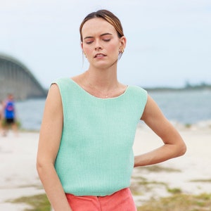 70s Mint Green Knit Sleeveless Top Vintage Scoop Neck Ribbed Sweater Vest Blouse