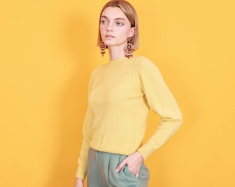 60s Pastel Yellow Wool Long Sleeve Pullover Vintage Round Collar Sweater