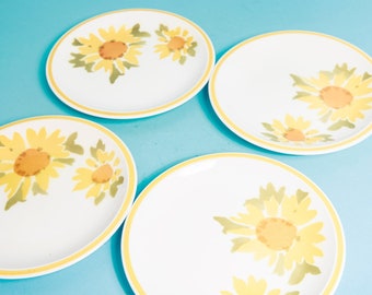 Set of 4 Vintage White Yellow Flower Round Ceramic Japanese Plates