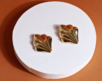 Vintage 80s Gold Tone Shell Brocade Clip On Earrings