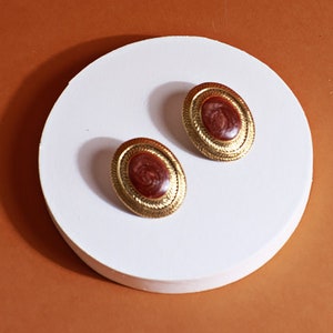 Vintage 80s Gold Tone Marble Stamped Clip On Statement Earrings image 1