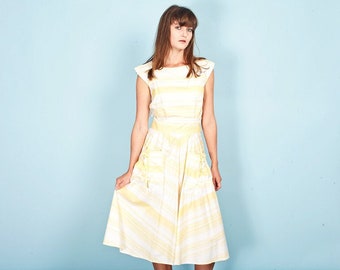 50s Yellow Striped Spring Dress Vintage Pocket Sleeveless Dress