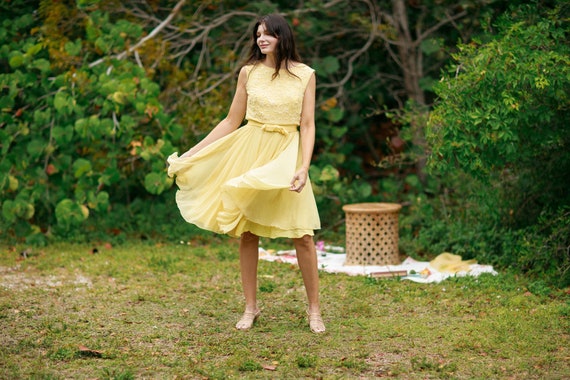 50s Pale Yellow Sleeveless Chiffon Dress Vintage … - image 1