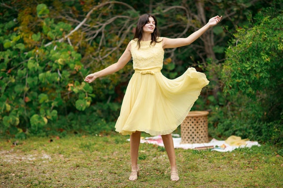 50s Pale Yellow Sleeveless Chiffon Dress Vintage … - image 3