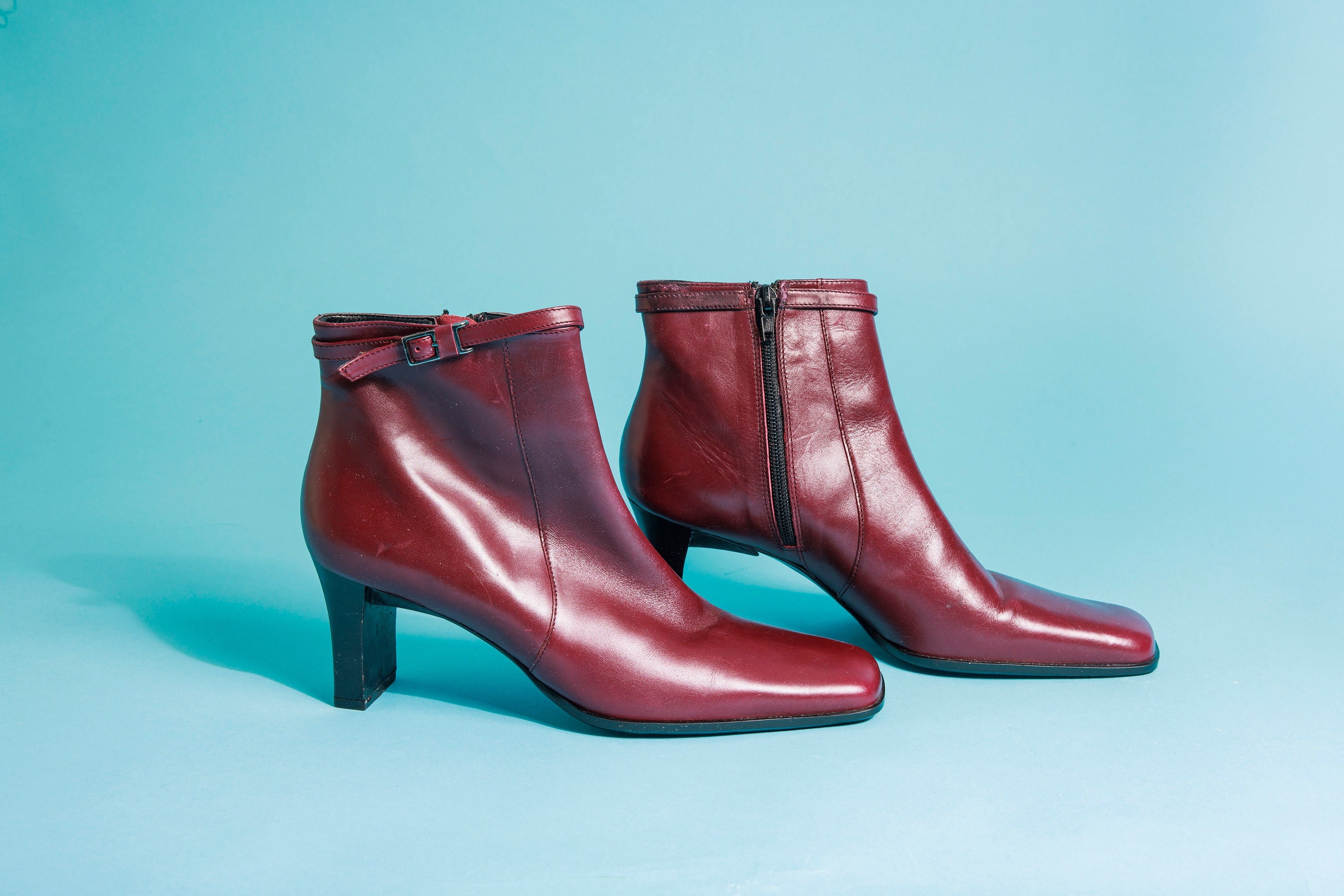 Red leather hotsell shoe boots