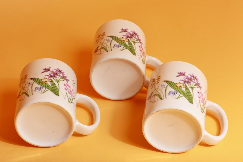 Set of 3 90s White Floral Colorful Ceramic Mug Matching Set image 4