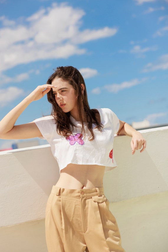 80s White Butterfly Moth Embroidered Top Vintage … - image 4