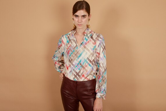 70s Beige Brushstroke Novelty Print Blouse Vintag… - image 3