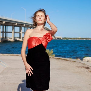 80s Black Red Velvet Fitted Oscar De La Renta Dress Vintage Statement Cocktail Designer Dress image 9