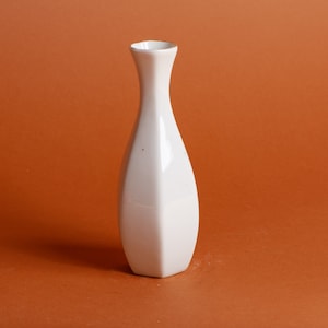 80s White Pastel Flower Hourglass Gold Trim Vase image 3