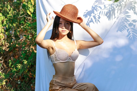 50s Pink Pastel Padded Lace Bra Vintage Adjustabl… - image 1