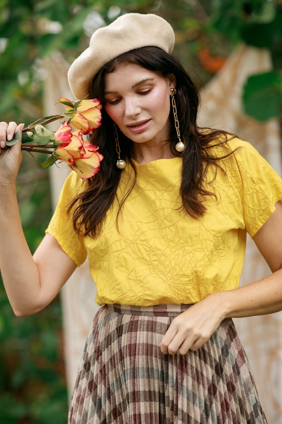 80s Bright Yellow Eyelet Cotton Blouse Vintage Sh… - image 6