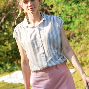 60s Grey White Striped Cotton Blouse Vintage Cap Sleeve Button Top image 4