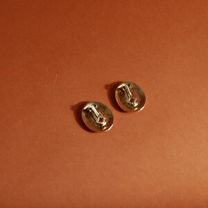 Vintage 80s Gold Tone Marble Stamped Clip On Statement Earrings image 2