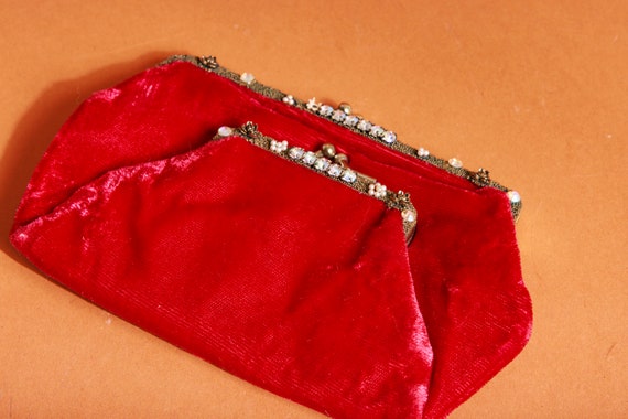 70s Bright Red Velvet Rhinestone Coin Purse Vinta… - image 7